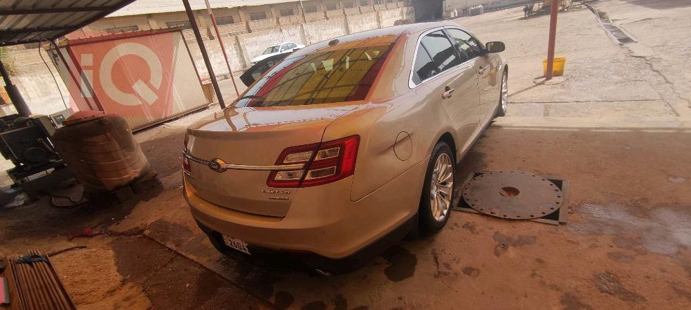 Ford Taurus
